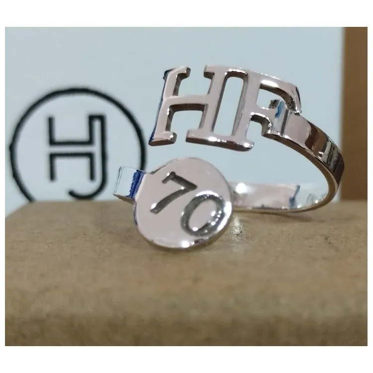 Anillos personalizados iniciales y circulo en plata de ley