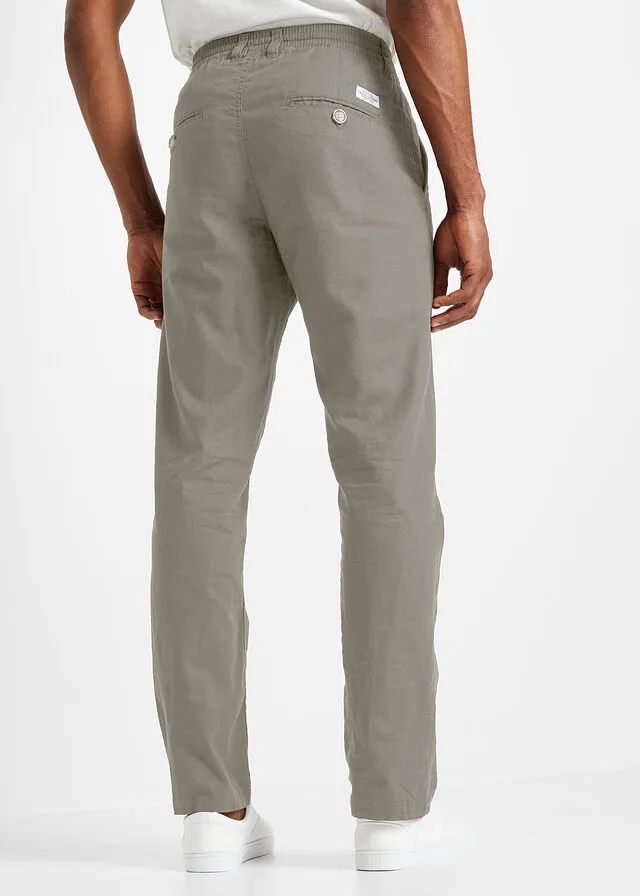 Pantalón tipo chino de corte regular y recto con lino verde oliva mate