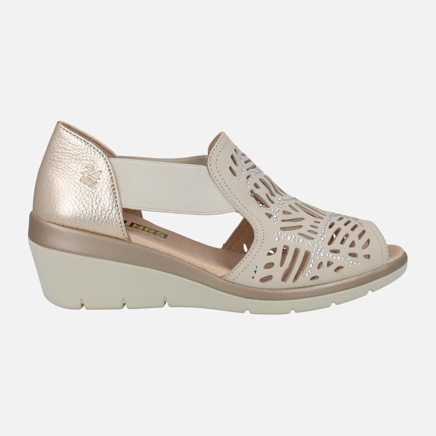 Sandalias cerradas en beige con elásticos laterales