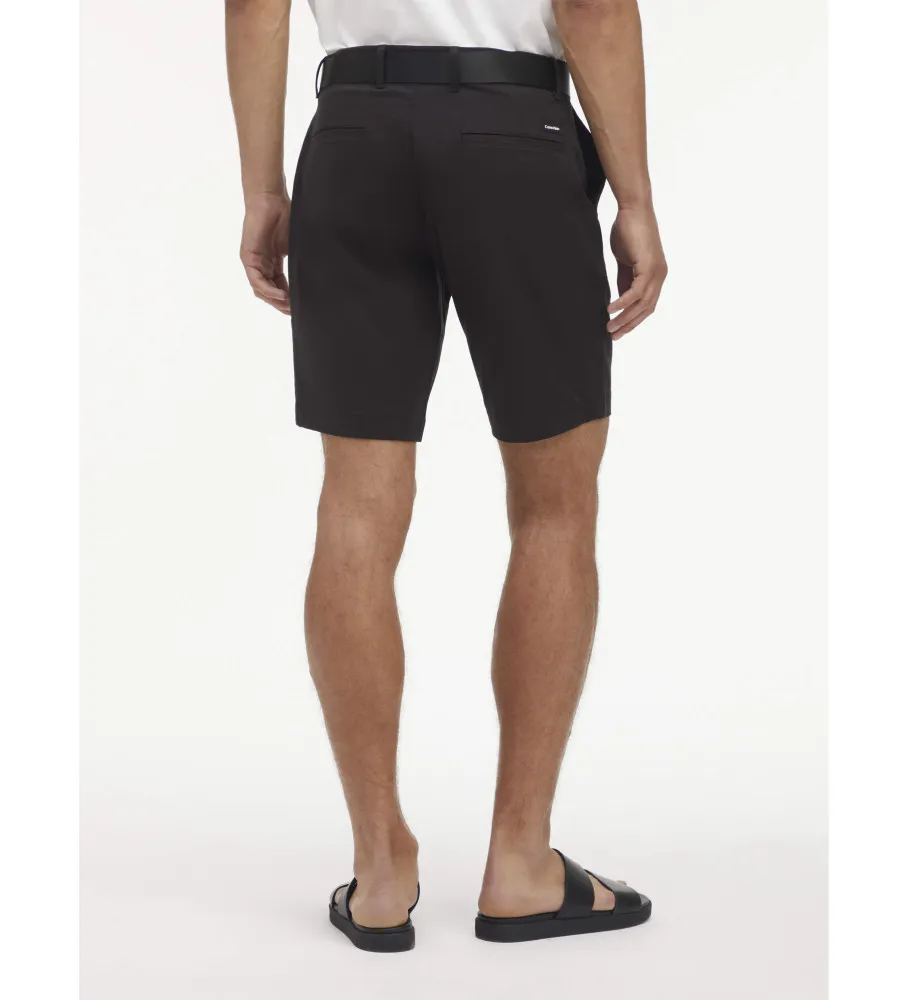 Shorts Slim Fit con cinturón de sarga negro